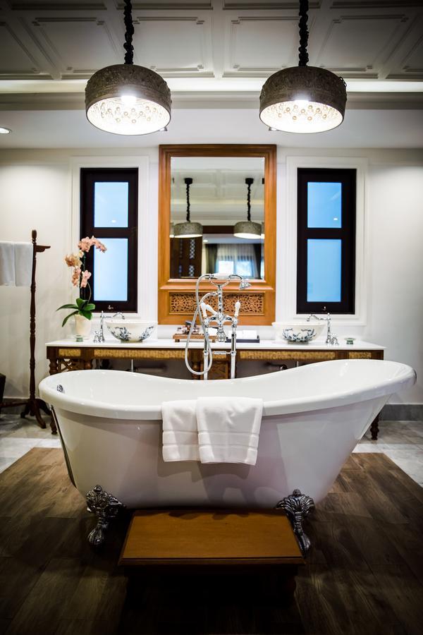 Riverfront Colonial Suite