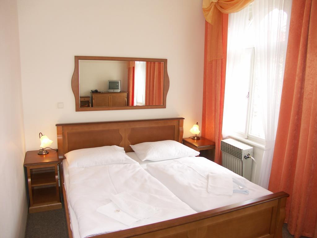 Double or Twin Room with Private Bathroom,67880579:JPEG