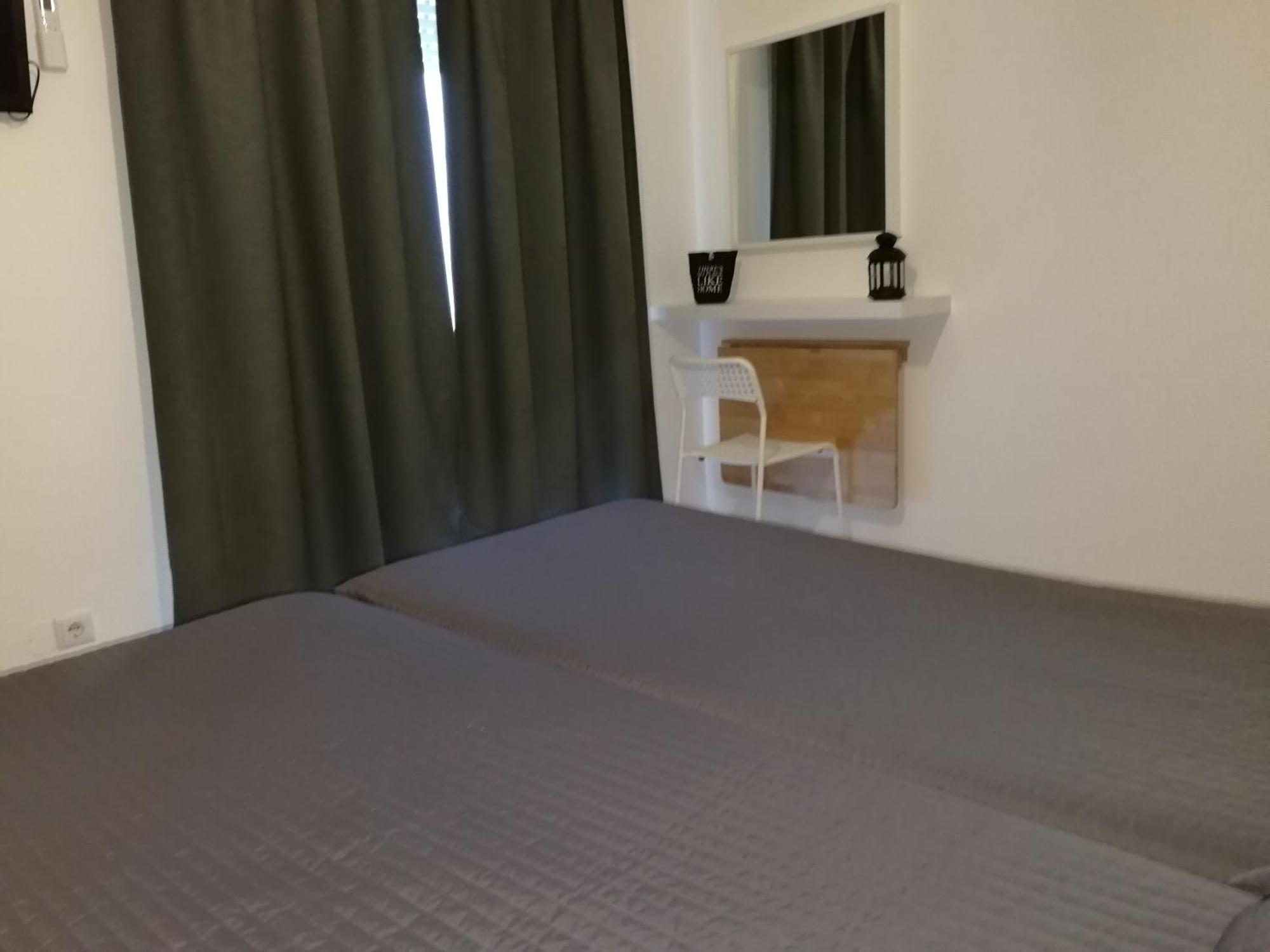 Twin Room Private Bathroom
