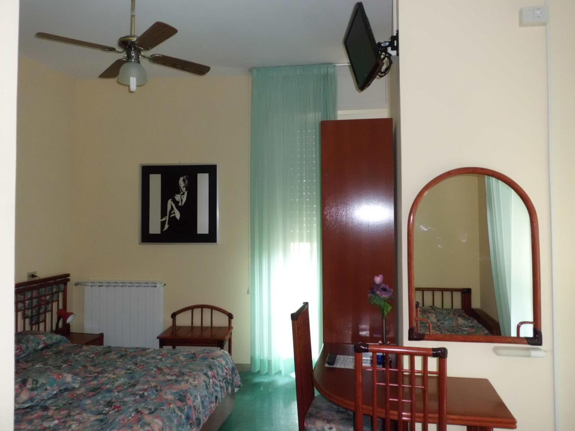 Double or Twin Room,679923738:JPEG