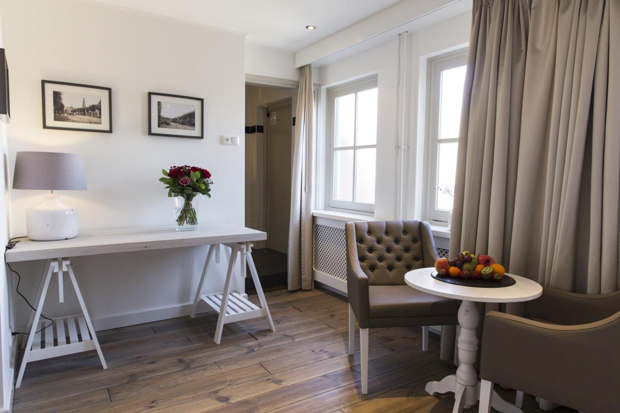 Double Room,1400273594:JPEG