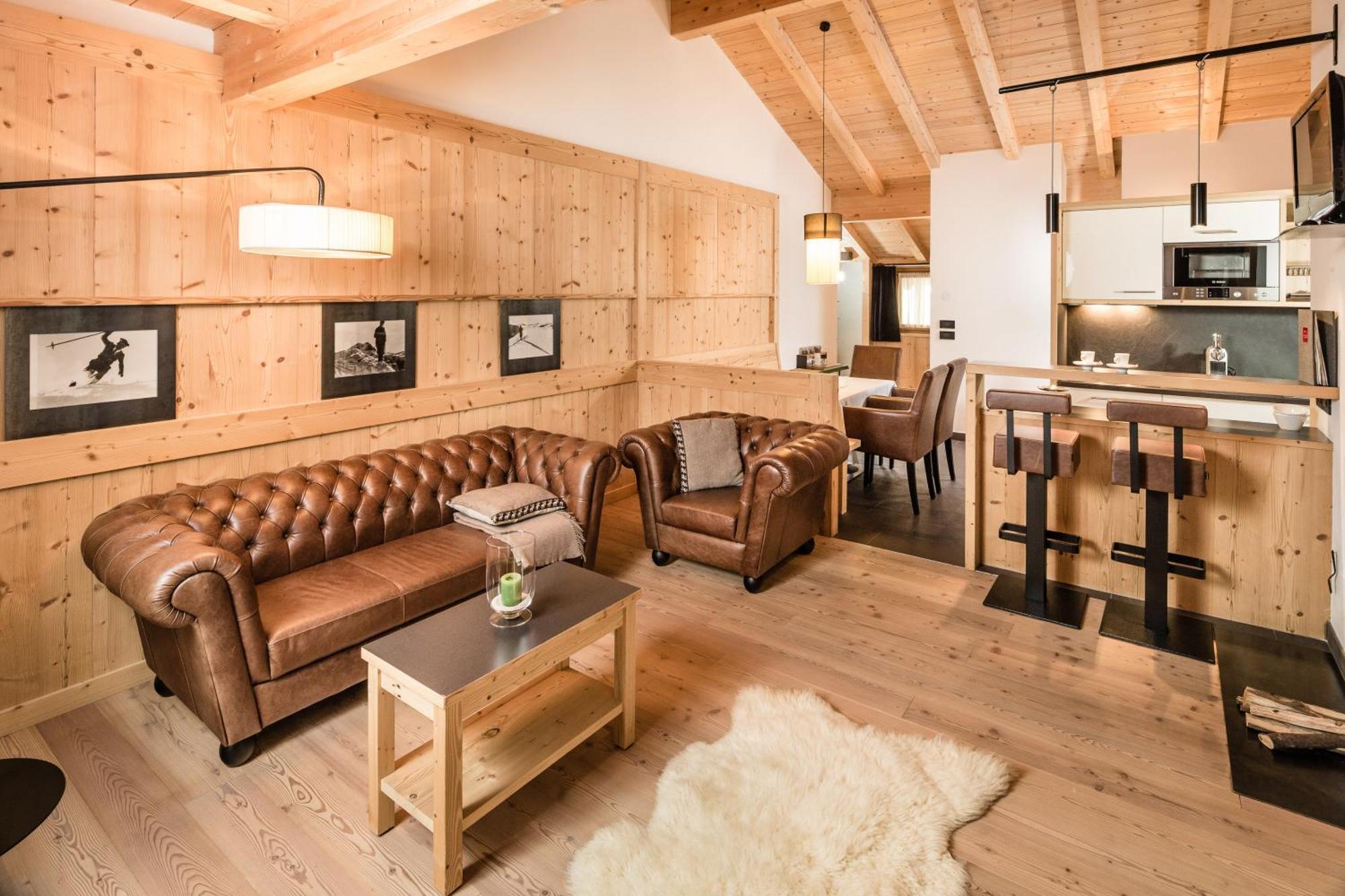 Deluxe Two-Bedroom Suite (4 Adults)