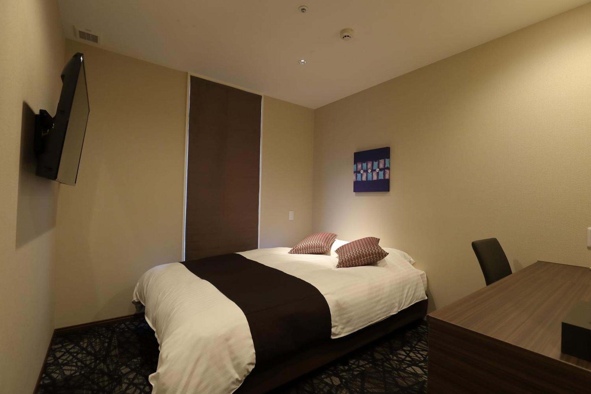 Double Room Non-Smoking,690621141:JPEG
