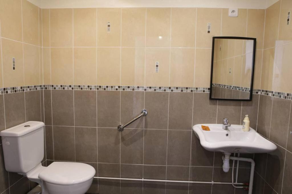 Single Room,1536323833:JPEG