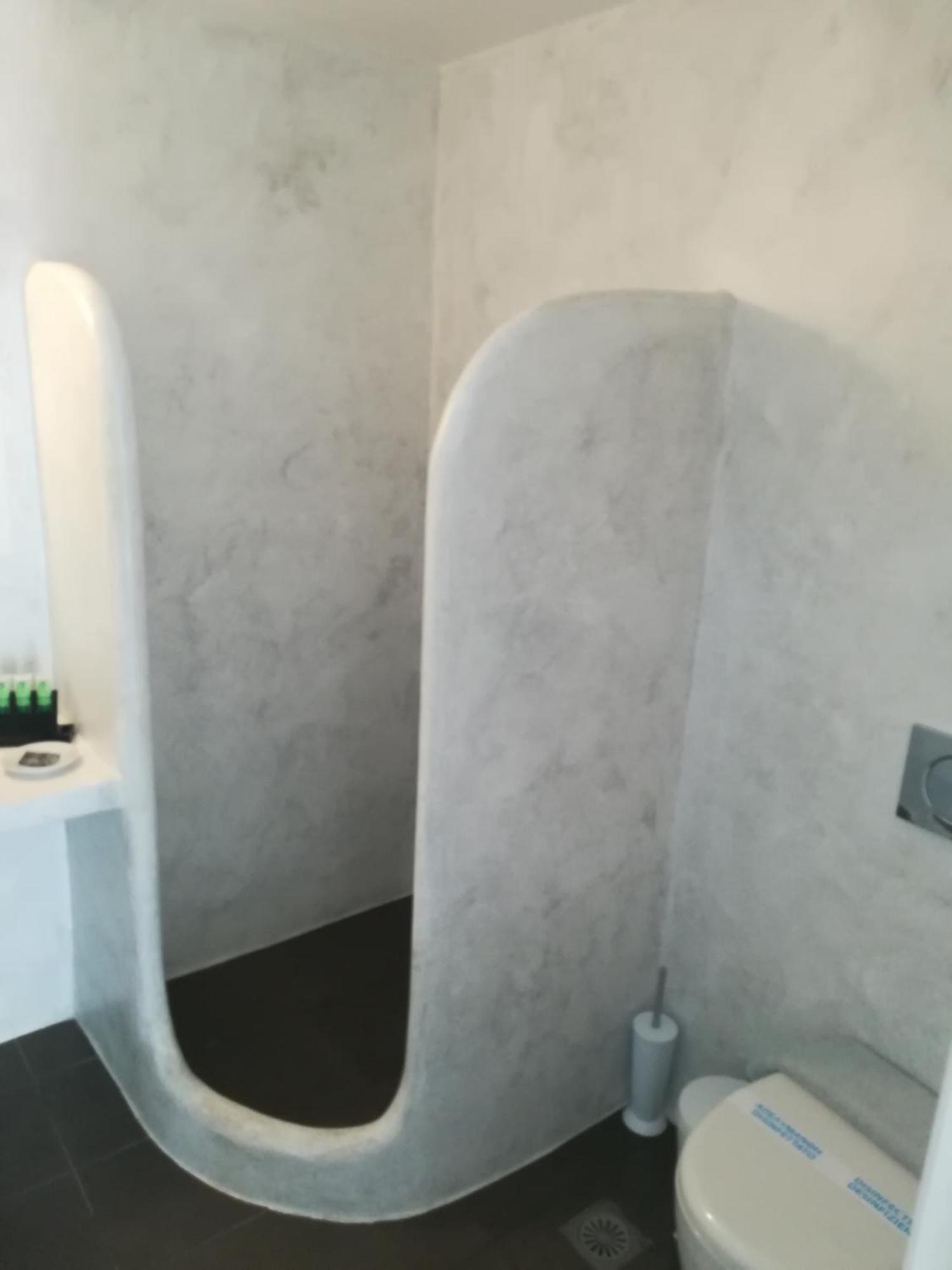 Chambre Double avec Accès à la Cour