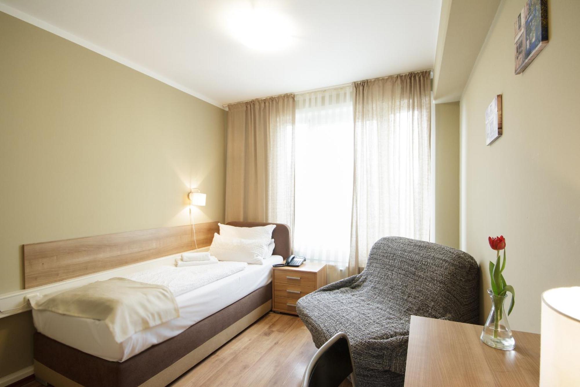 Single Room,699693799:JPEG
