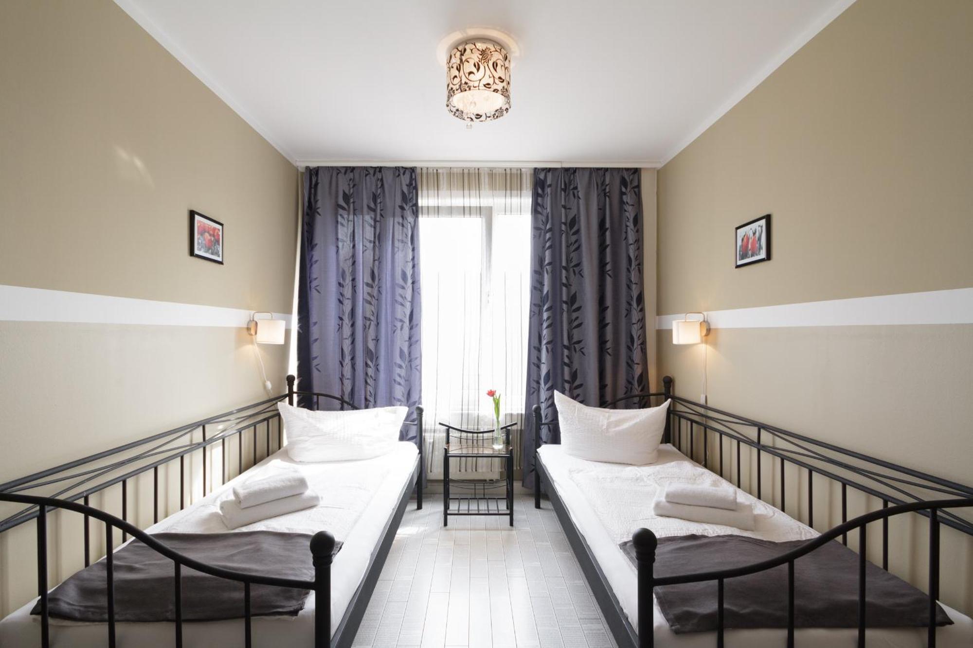 Double or Twin Room,699693991:JPEG