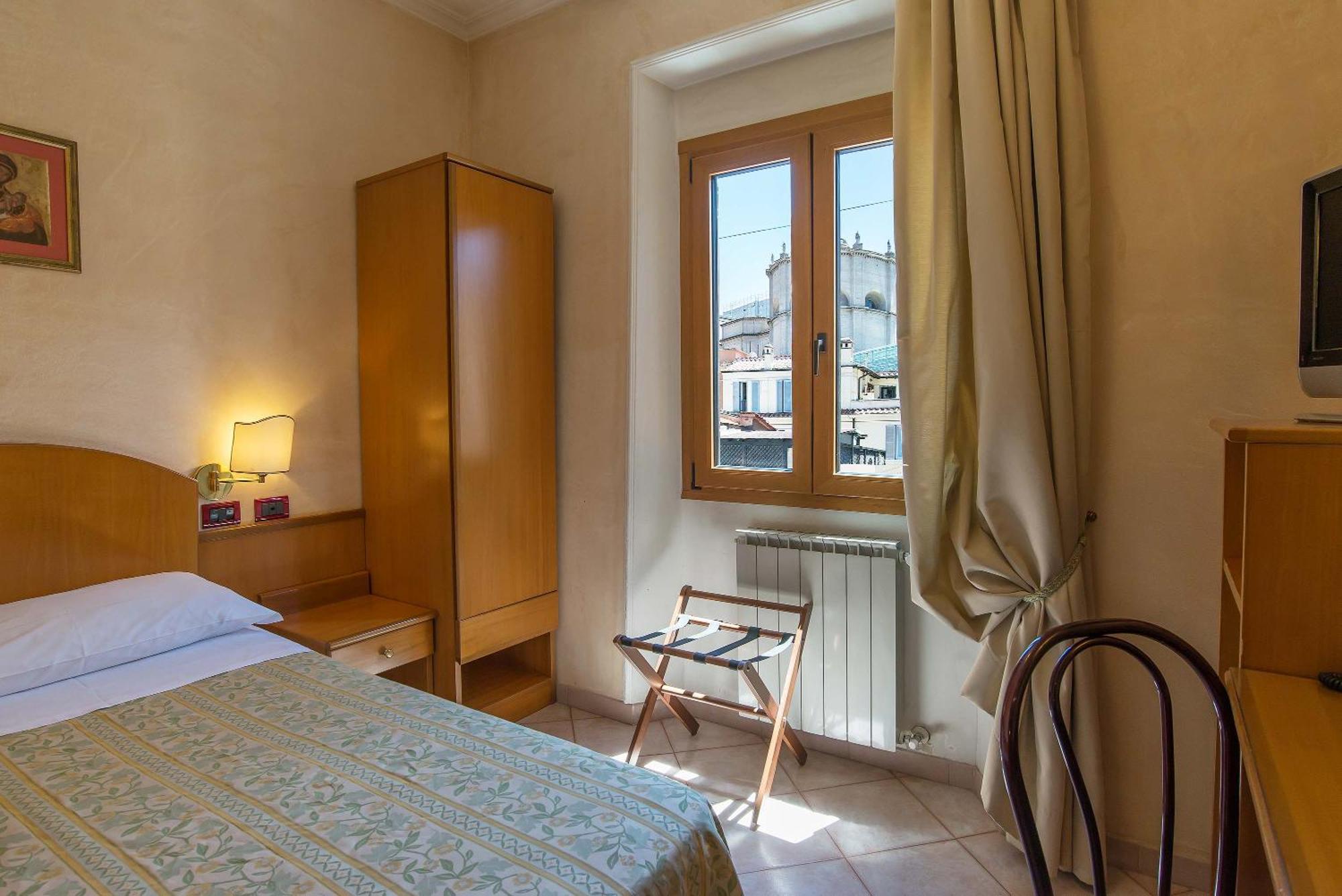 Single Room,419050224:JPEG