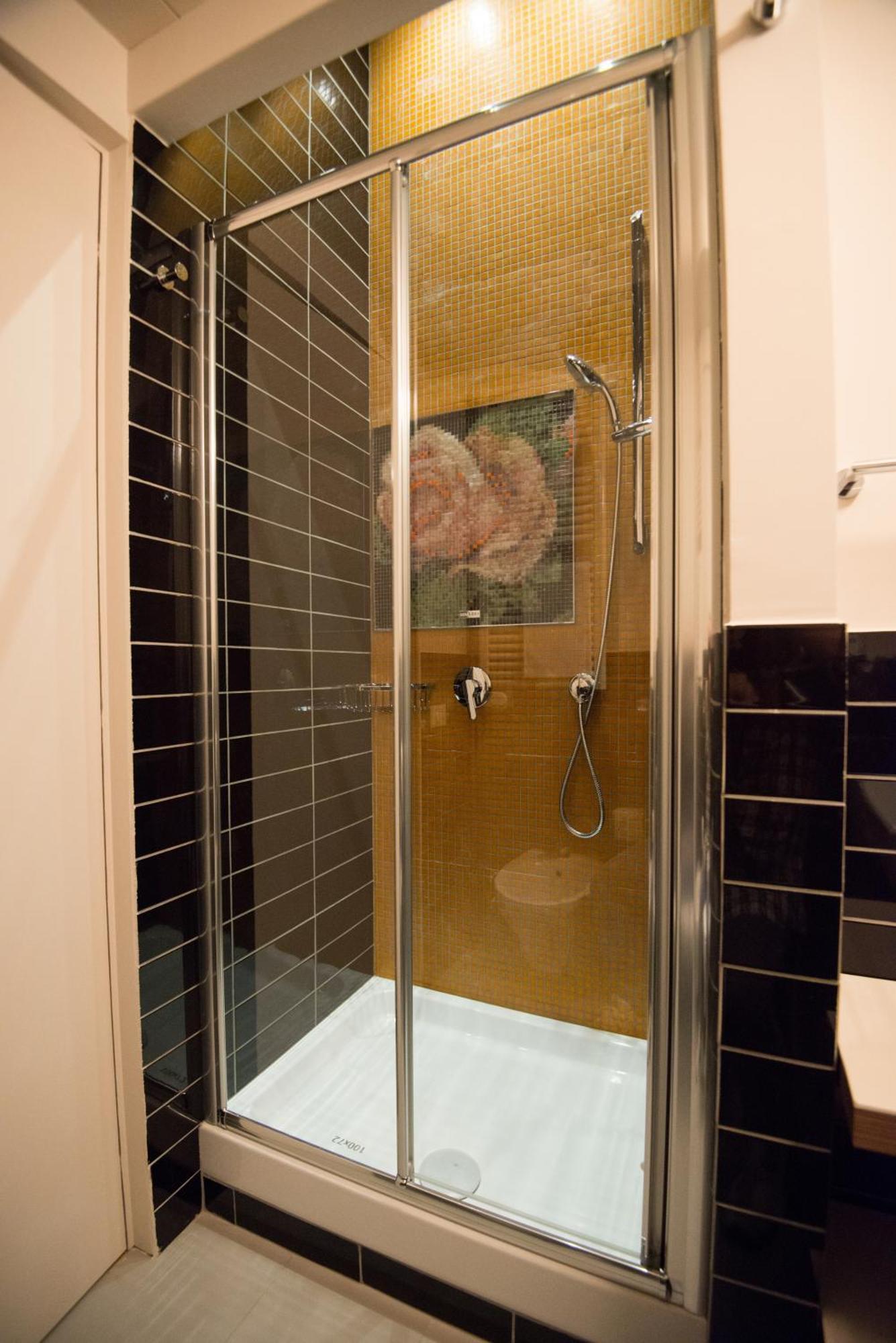 Triple Room Split Level