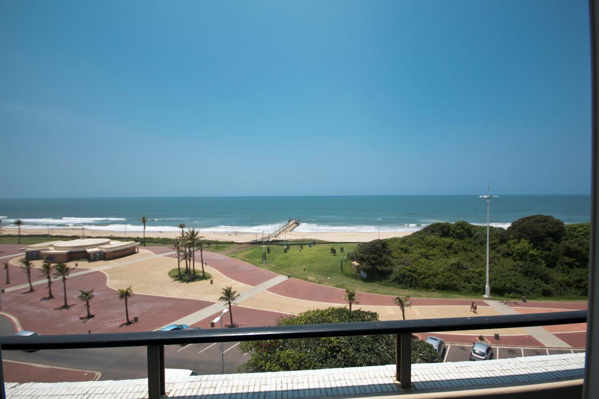 Deluxe King or Twin Room Front Sea Facing