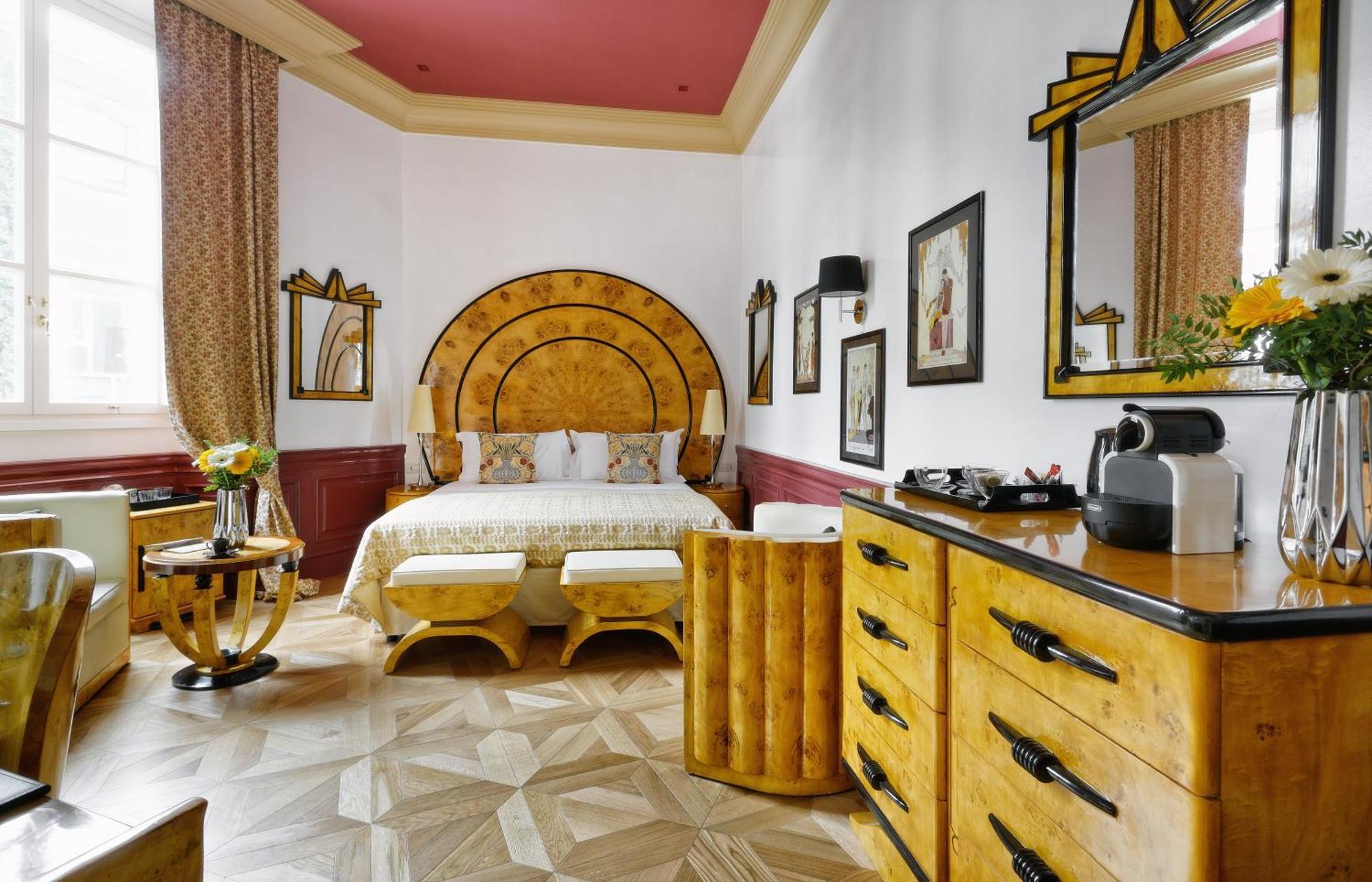 Deluxe King Room