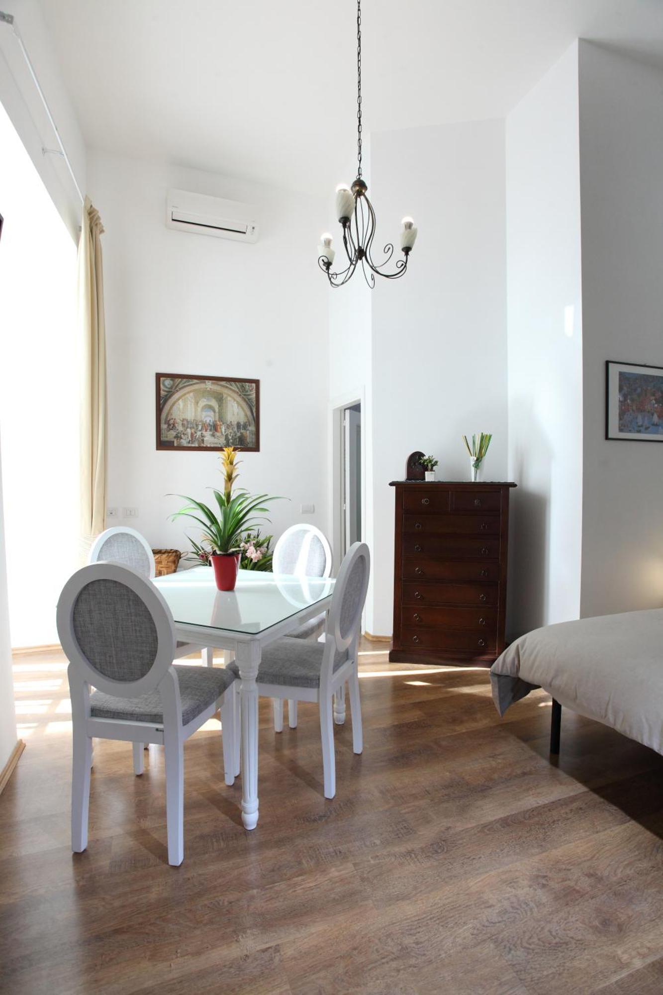 Standard Suite
