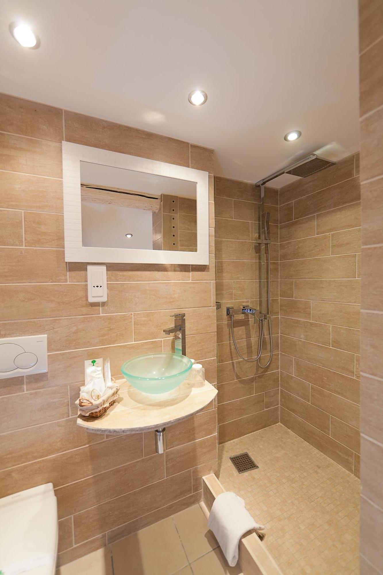 Standard Double Room,917414620:JPEG