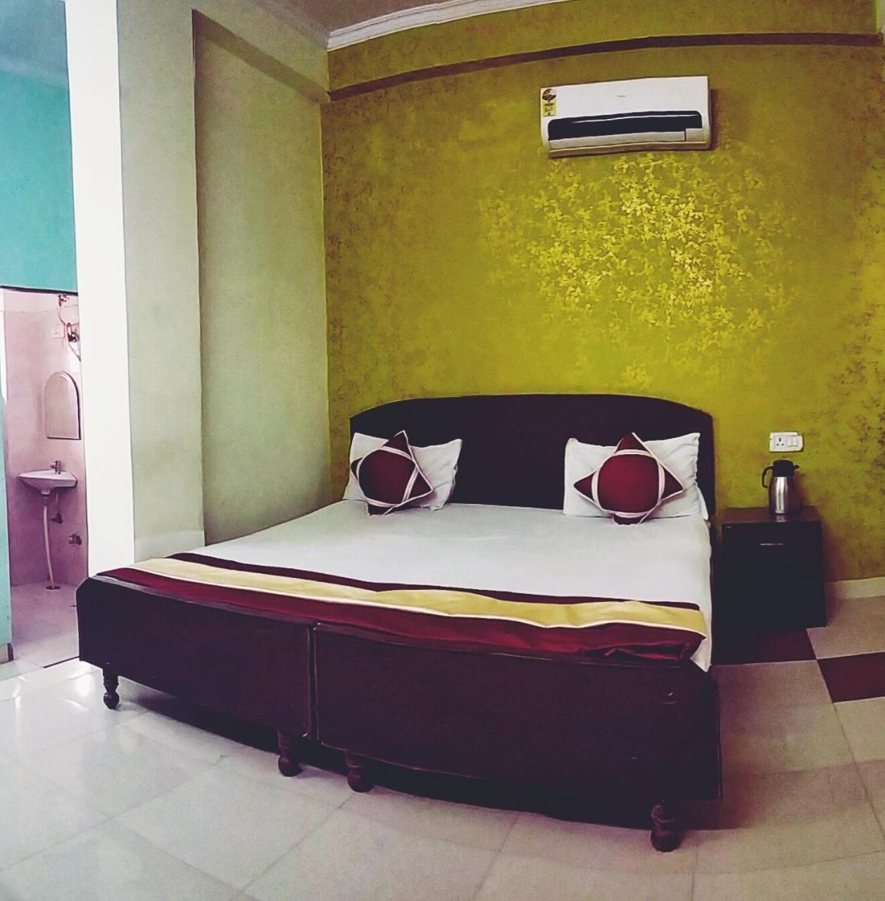 Standard Double Room with Fan,718978960:JPEG