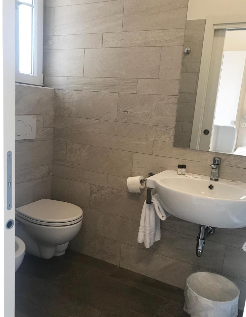 Triple Room,724391722:JPEG