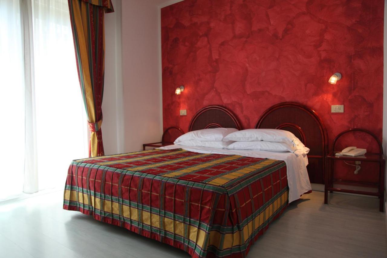 Doppel- oder Zweibettzimmer