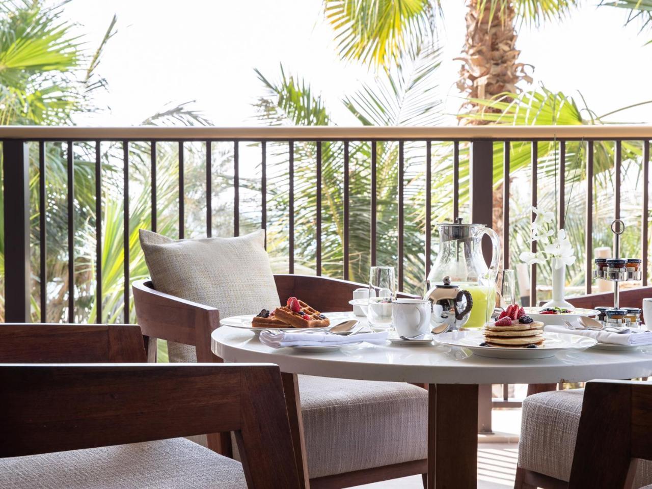 Suite Familiare con Trasferimenti Aeroportuali, Vantaggi Suite e Accesso Beach Club