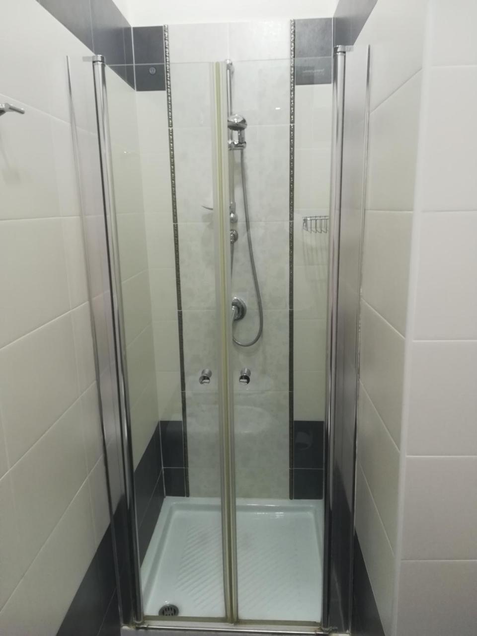 Single Room Private Bathroom