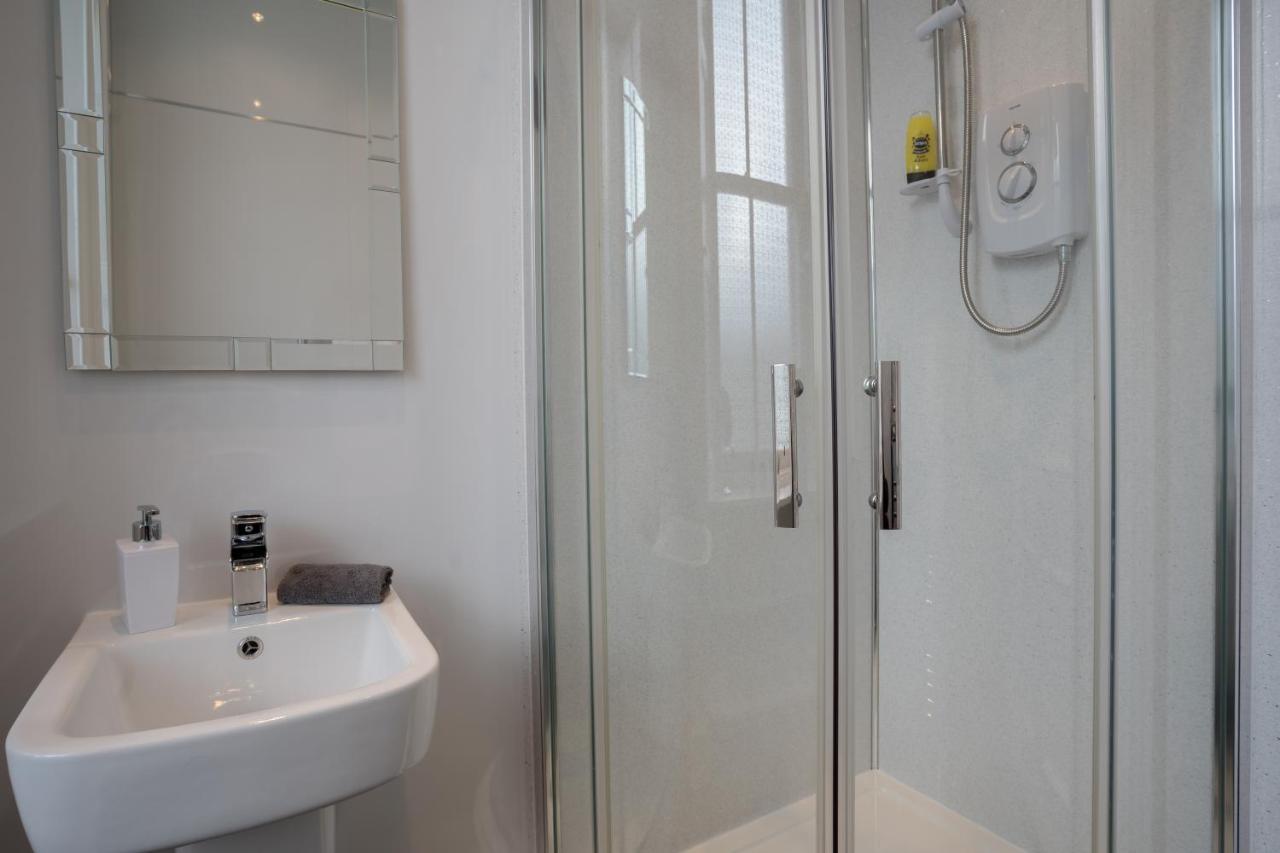 Single Room Shower