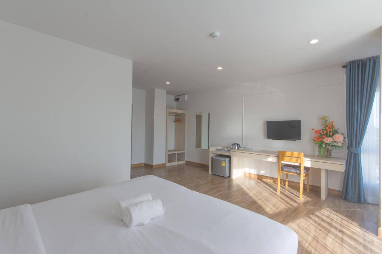 Deluxe King Suite