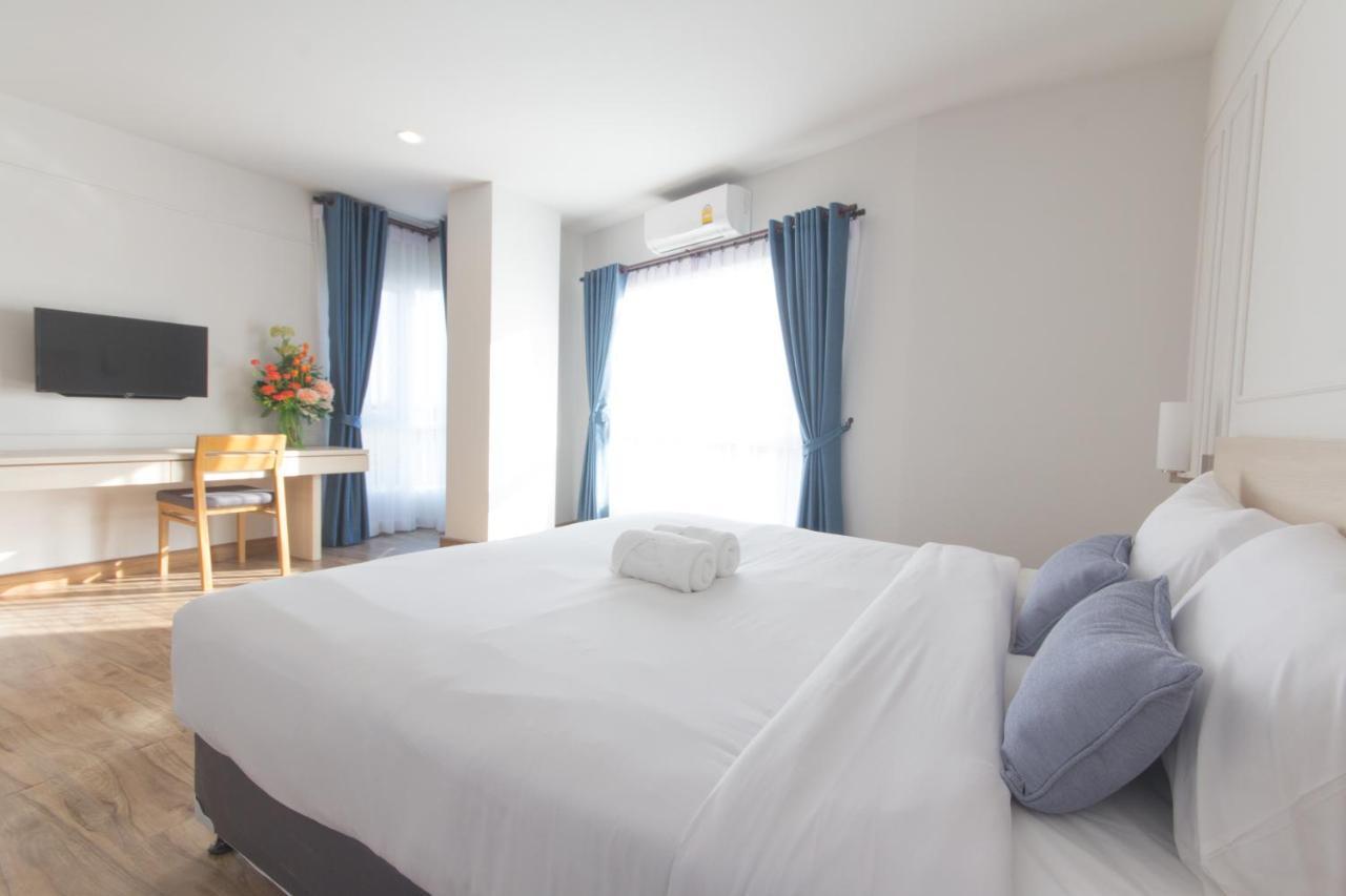 Deluxe King Suite