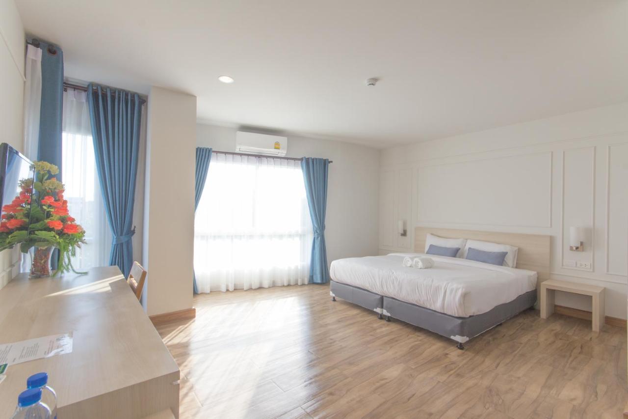 Deluxe King Suite