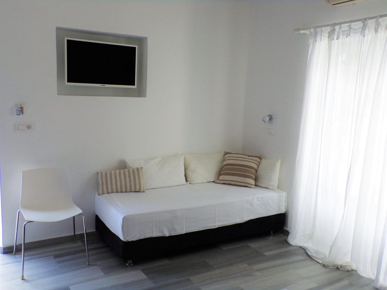 Triple Room Courtyard Access Ground Floor