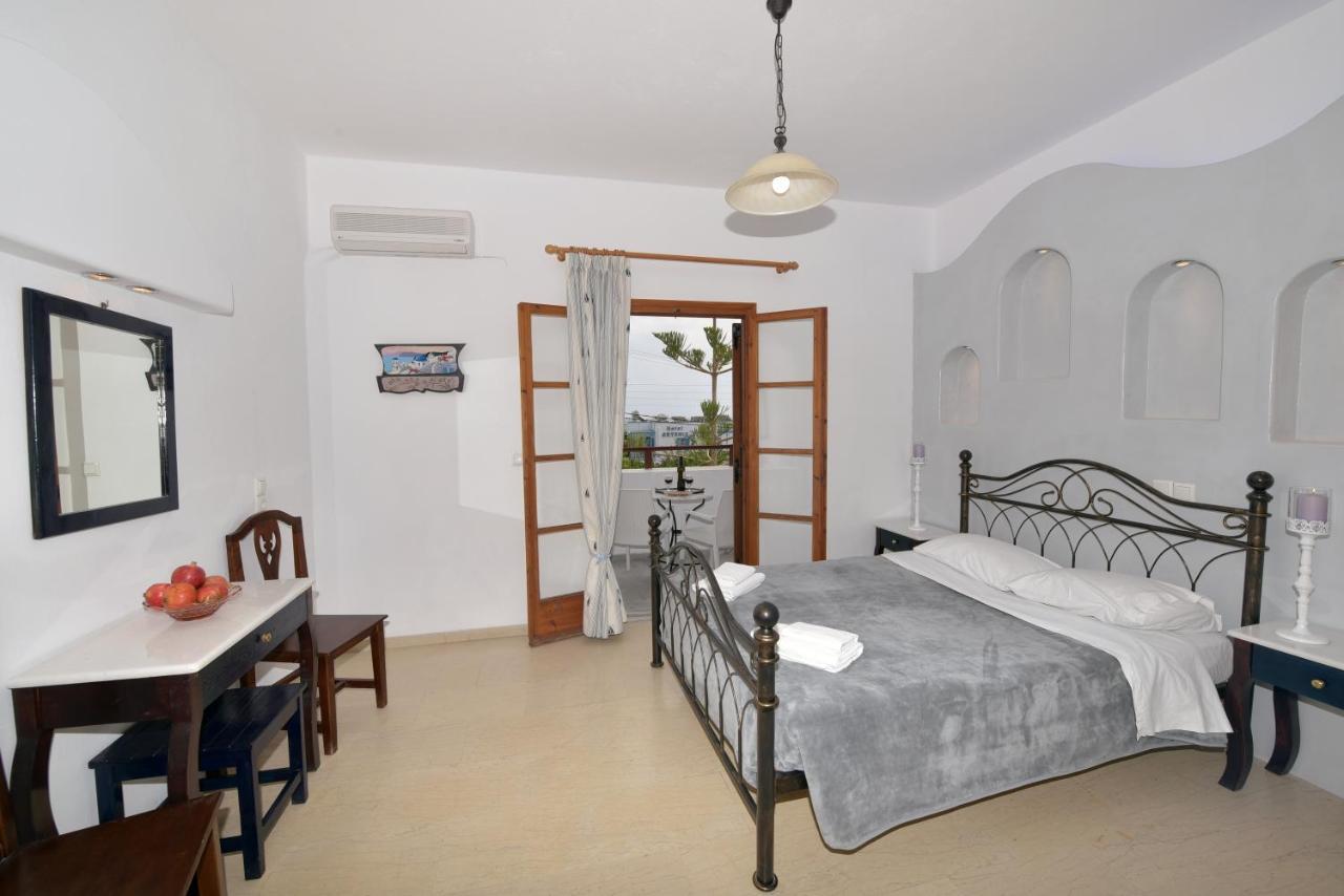 One-Bedroom Apartment Pool Sea View