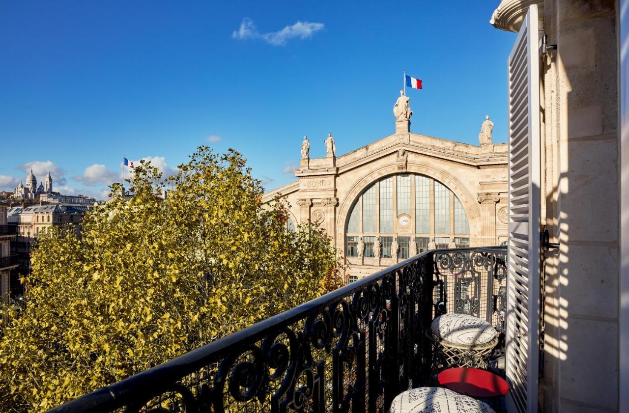 Medium Room Balcony Paris View