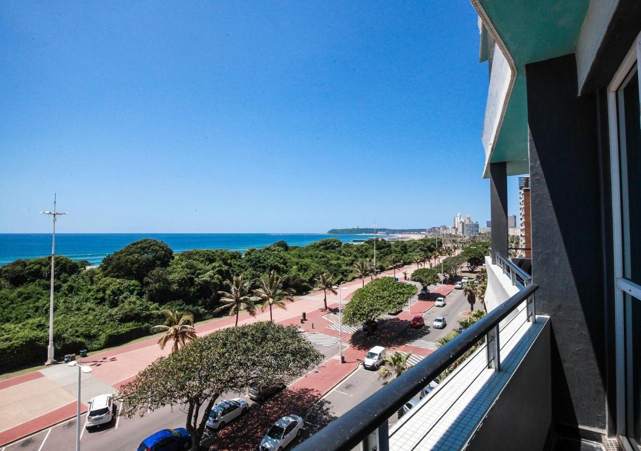 Deluxe King or Twin Room Front Sea Facing