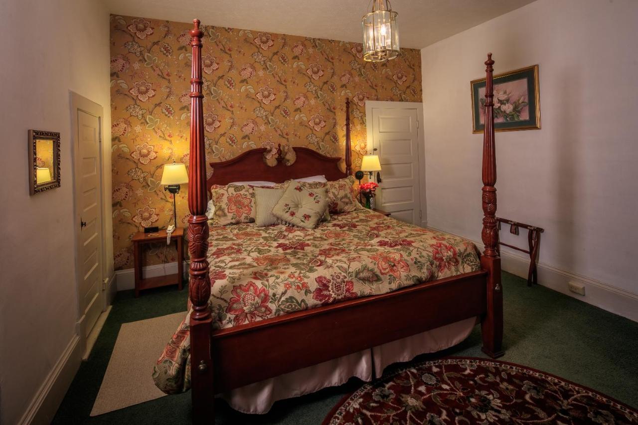 Squire Taylor Suite