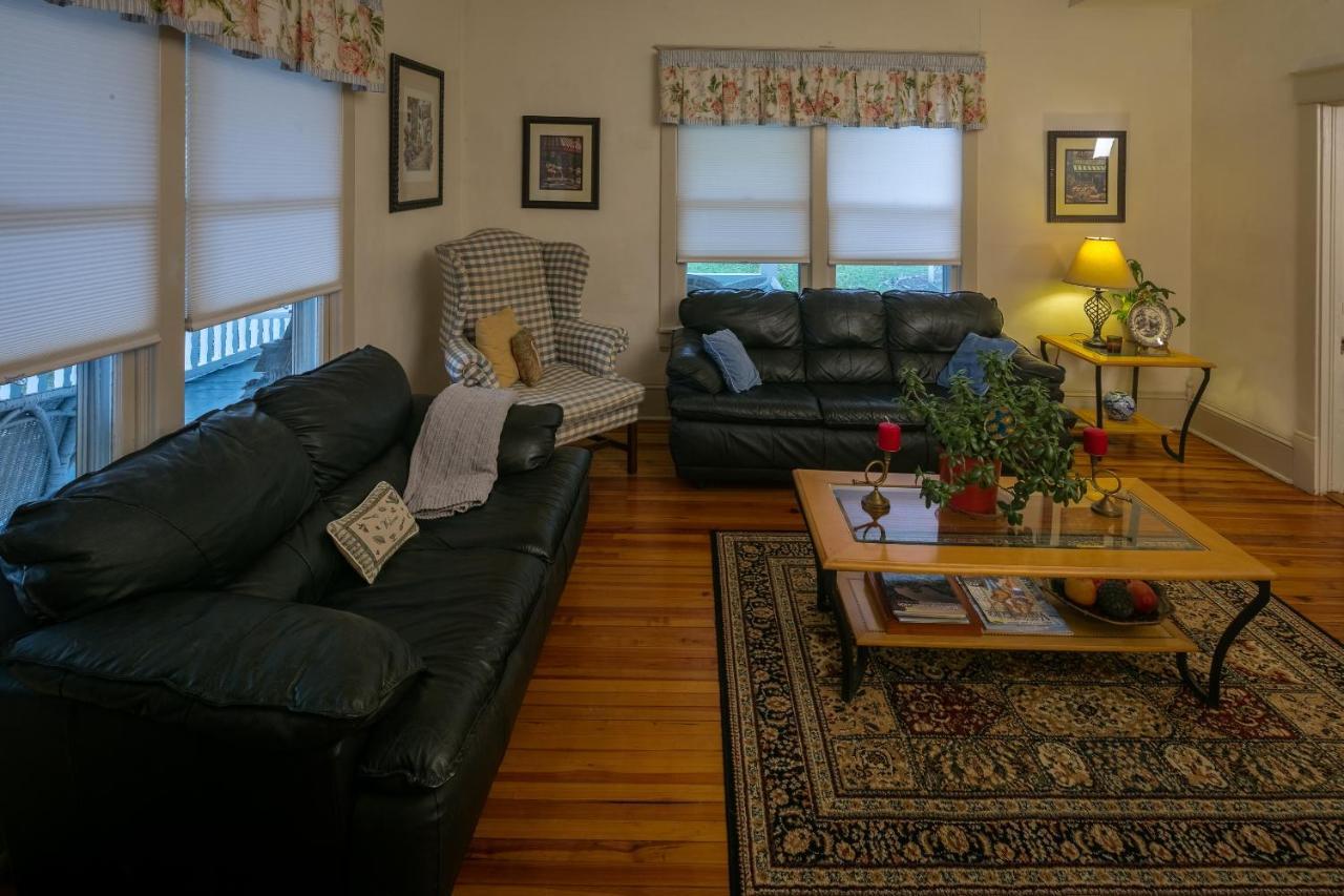 Squire Taylor Suite