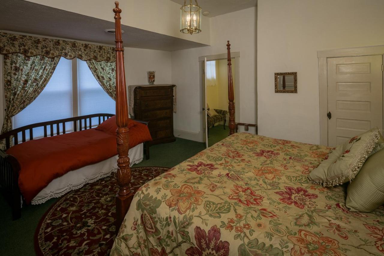 Squire Taylor Suite