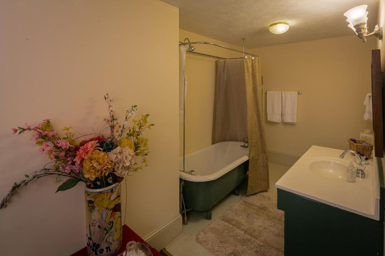Squire Taylor Suite,768752500:JPEG