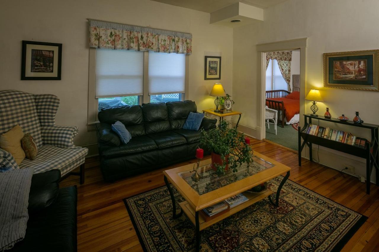 Squire Taylor Suite