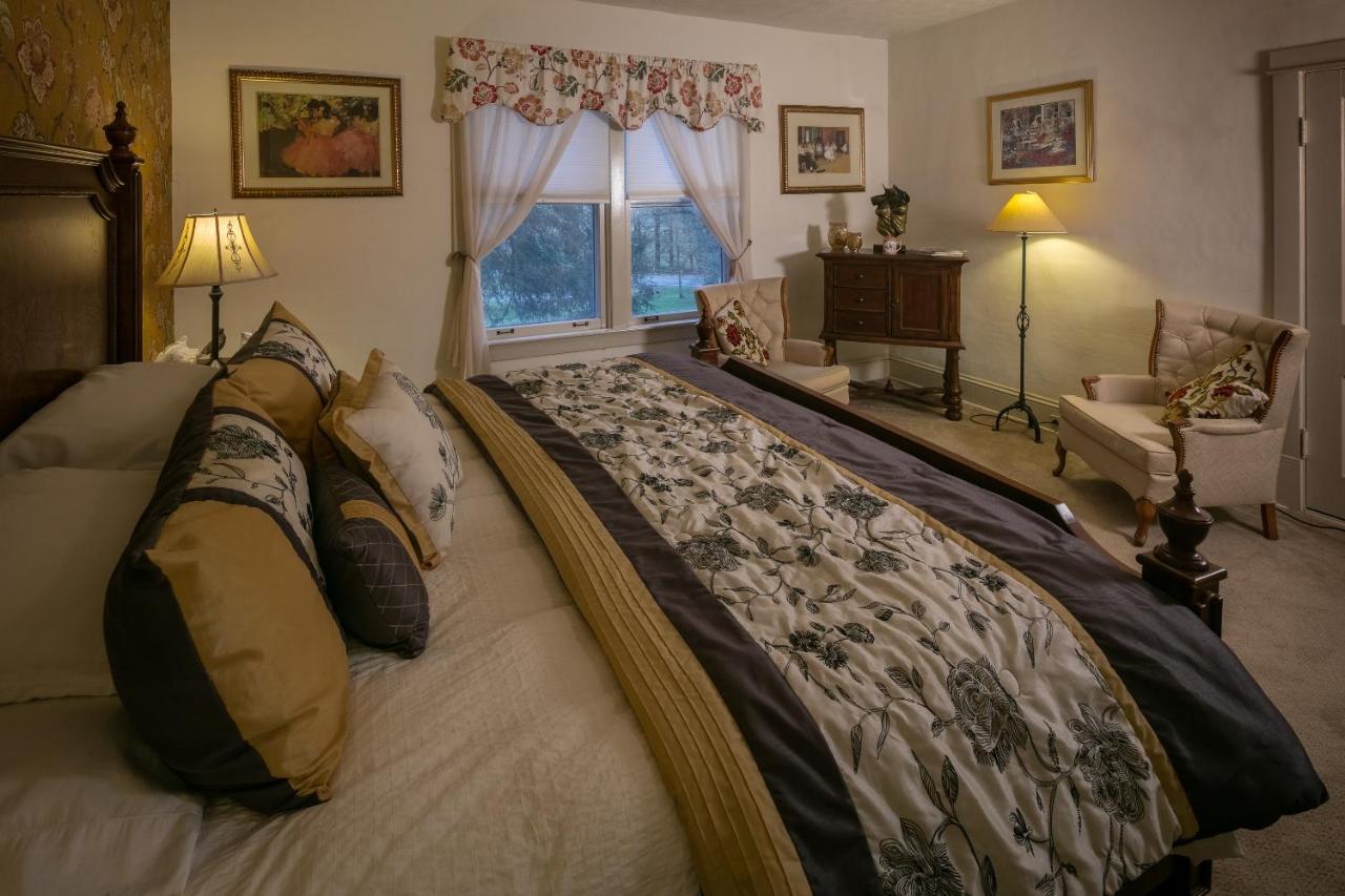 Uncle Gilbert Room 3