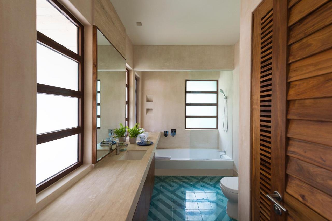 Superior King Suite