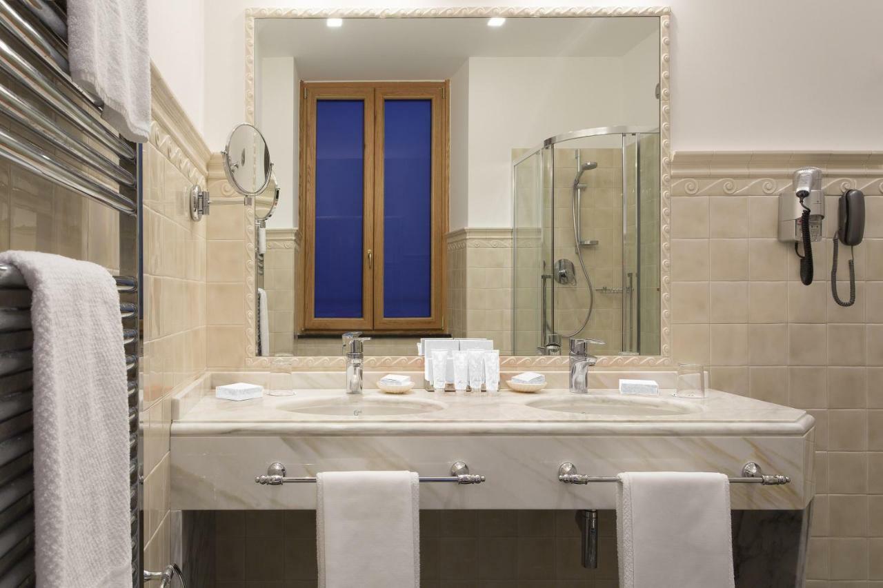 Classic Double Room with Sea View,328571020:JPEG