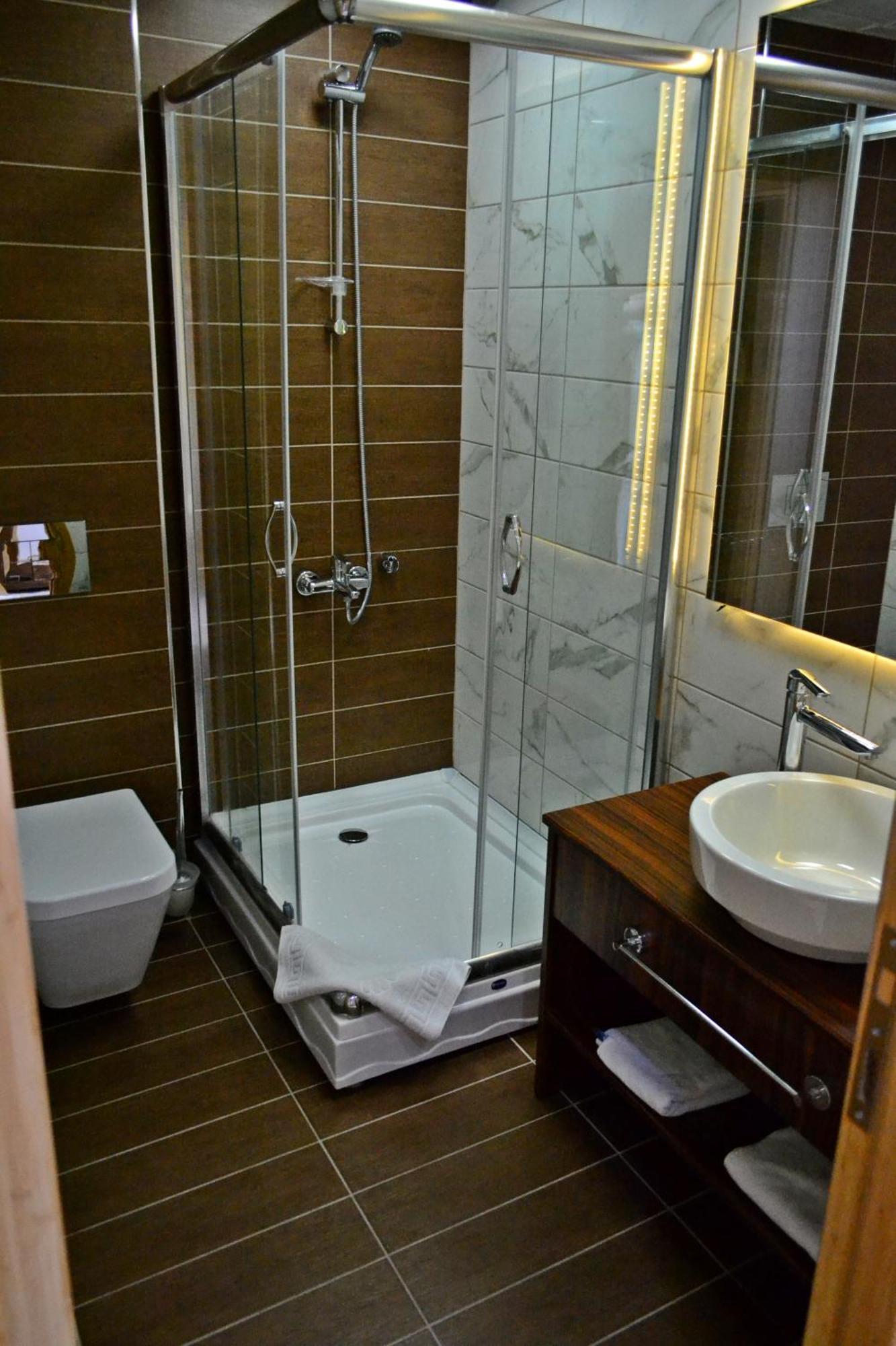 Deluxe Double Room with Balcony,1269278836:JPEG