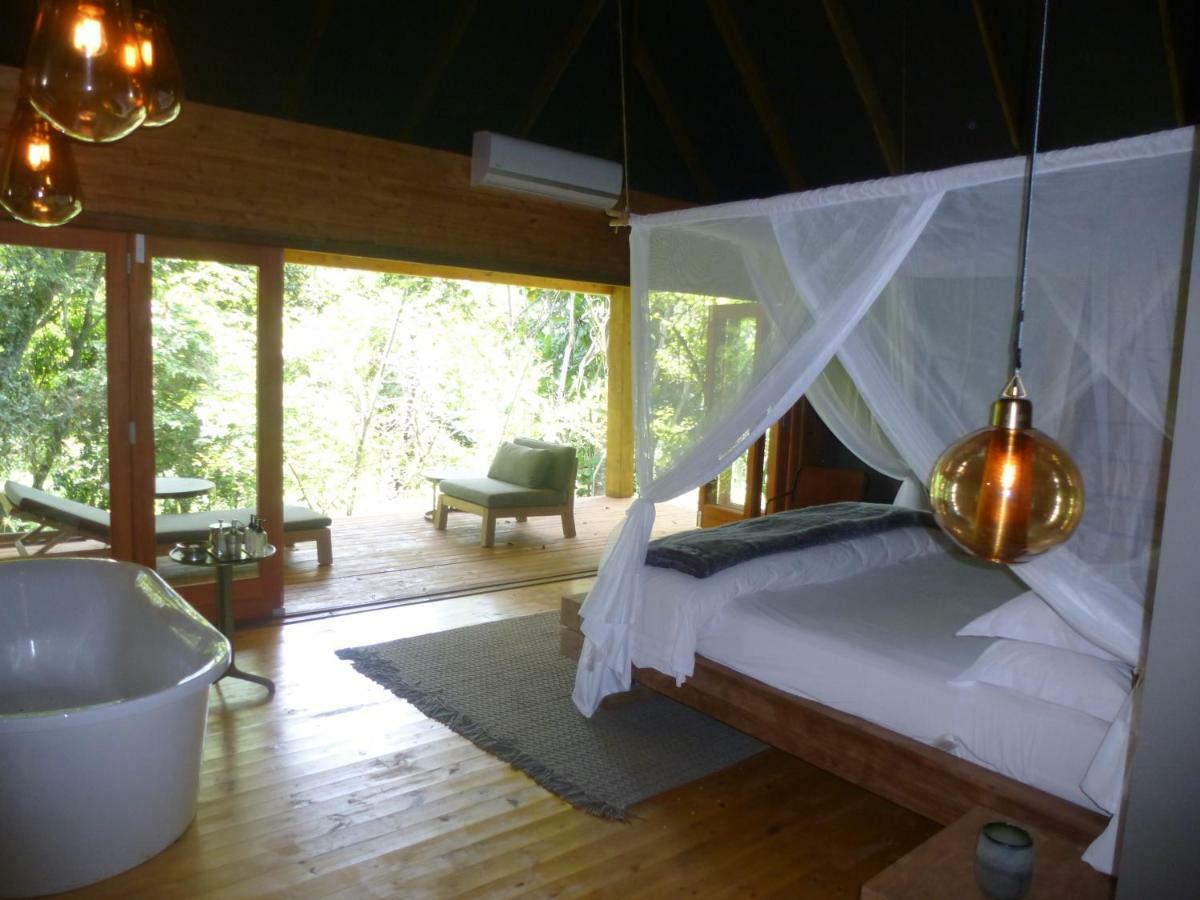 Jackalberry Upmarket Timber Suite