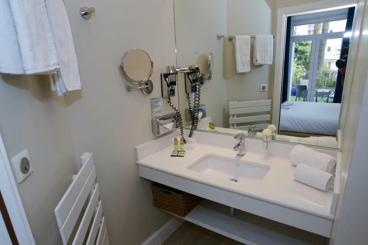 Double Room with Terrace and Garden View