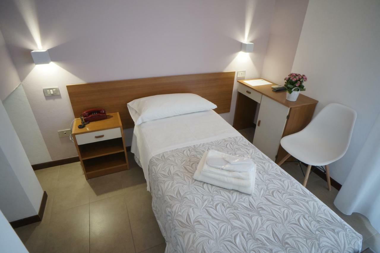Budget Single Room,791886705:JPEG