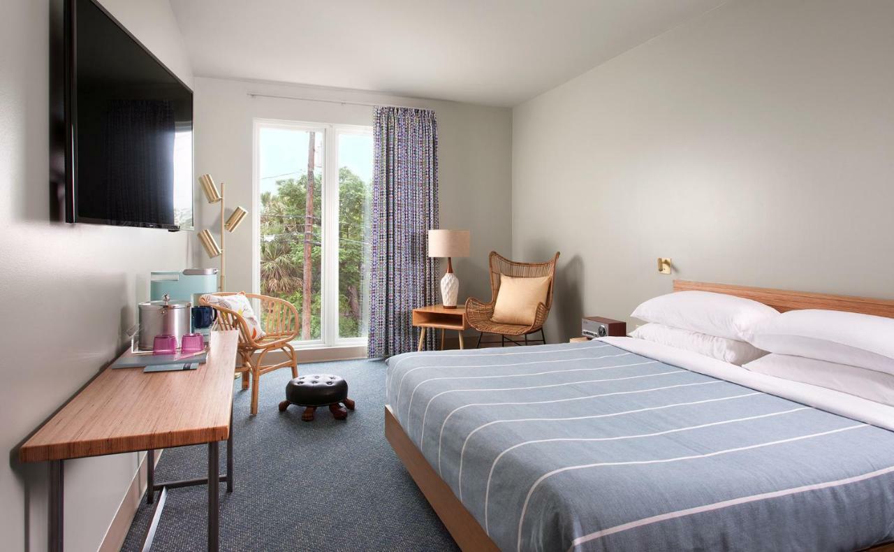 Superior King Room,795610482:JPEG