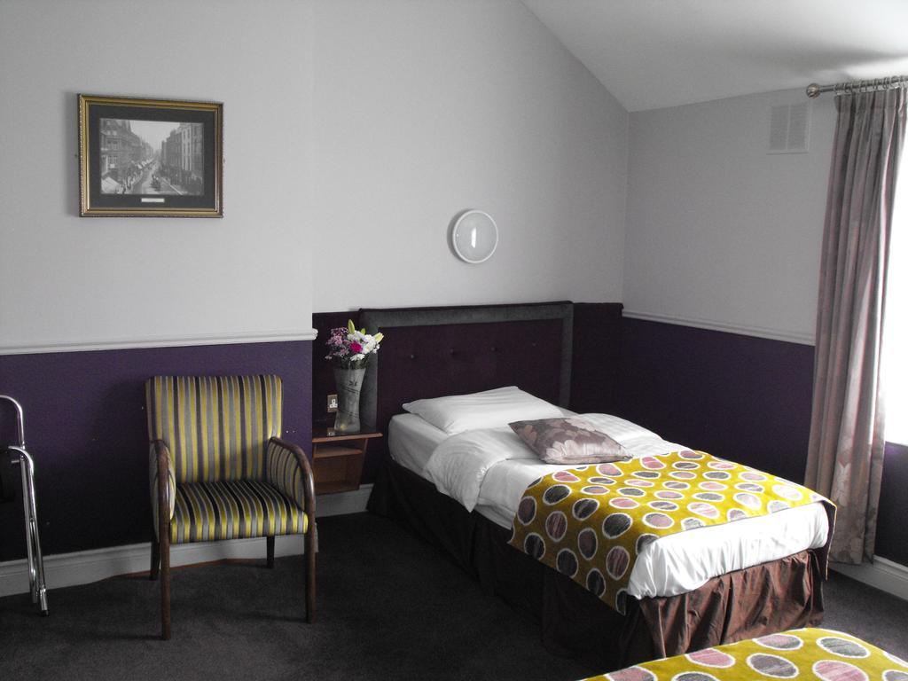Single Room,79611414:JPEG