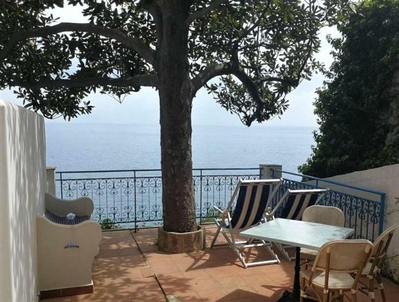 Double or Twin Room with Side Sea View,985778008:JPEG