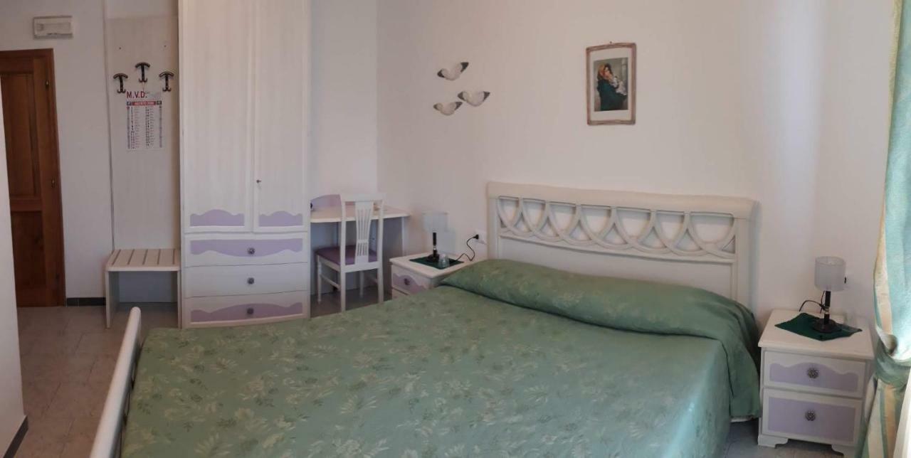 Standard Double or Twin Room,813606650:JPEG