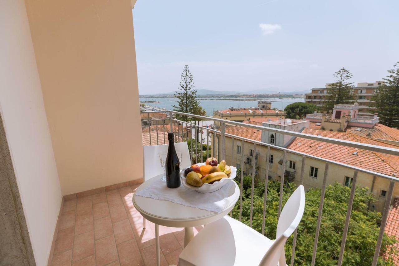 Deluxe Double Room with Balcony and Sea View,1586154927:JPEG