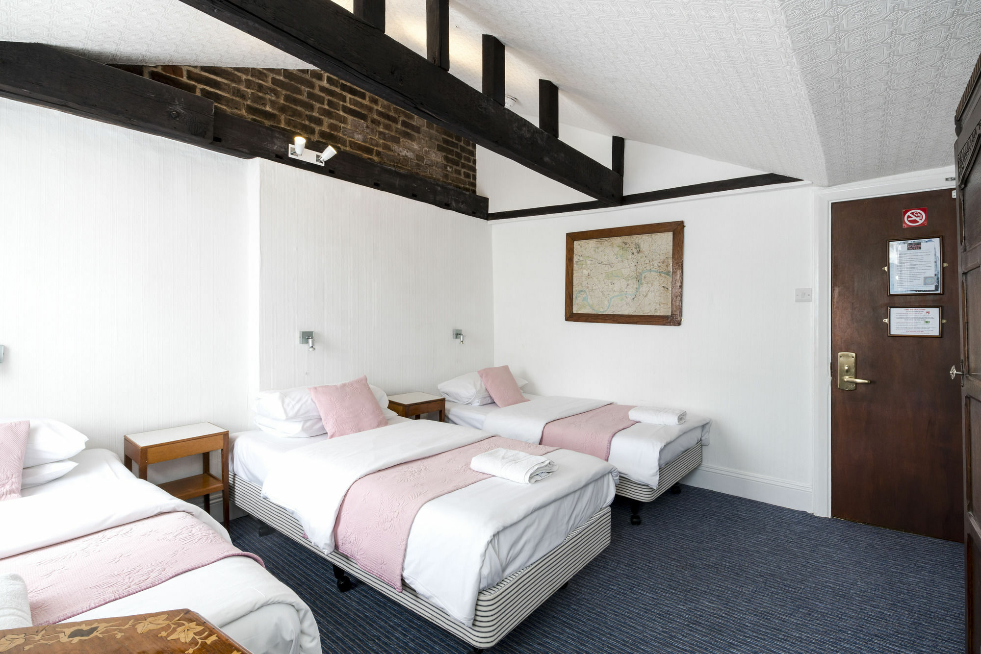 Top Floor Triple Room with Shared Bathroom,1009562902:JPEG