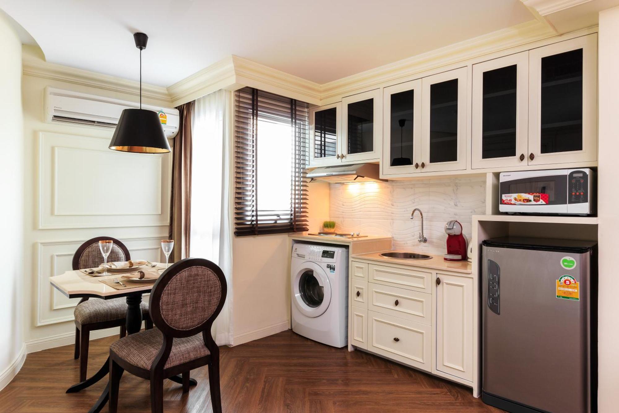 Superior One Bedroom Apartment