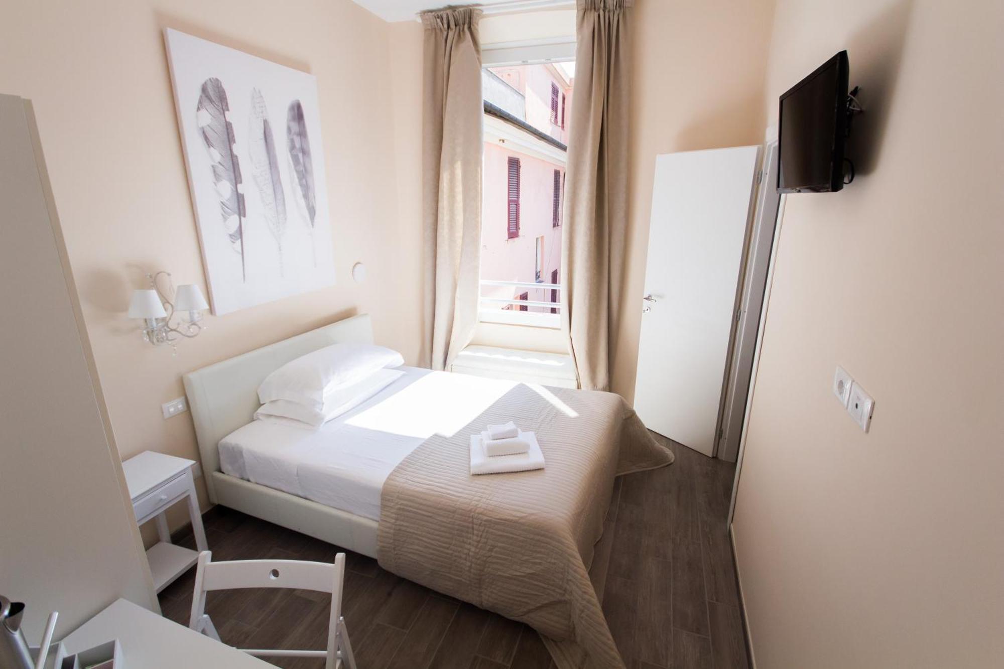 Double Room Private Bathroom